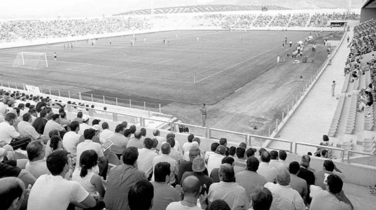 Fotogalería: Bodas de plata de La Victoria con el saque de Antoñete y el gol de Milosevic