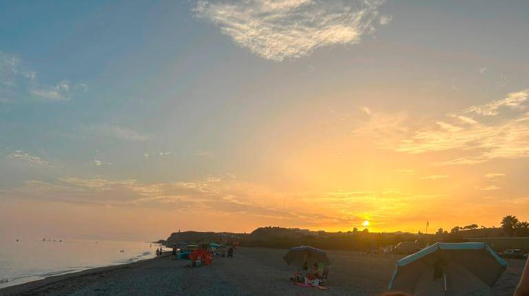 <i>Playa en Torre del Mar (Málaga). / Manuela Rosa Jaenes / Diario JAÉN </i>