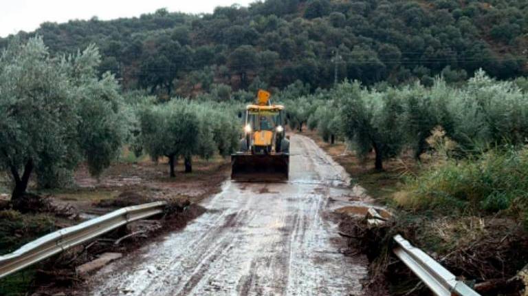 <i>Carretera afectada por la tormenta. / Diputación de Jaén. </i>