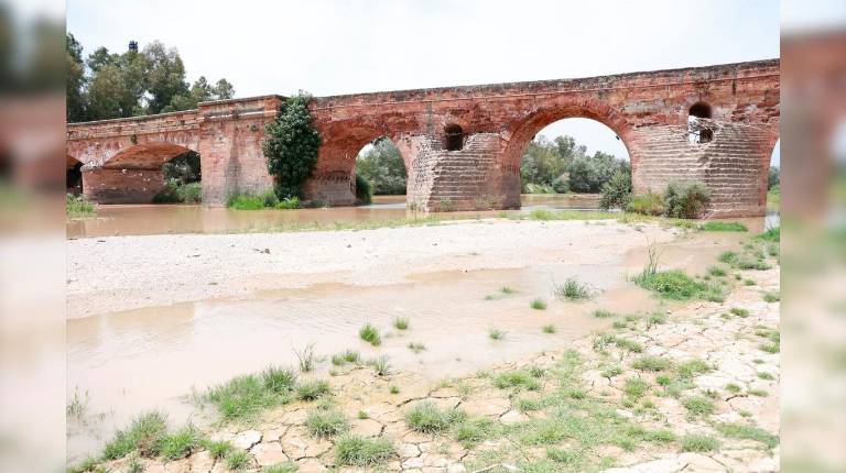 <i>El río Guadalquivir a su paso por Andújar. / Europa Press. </i>