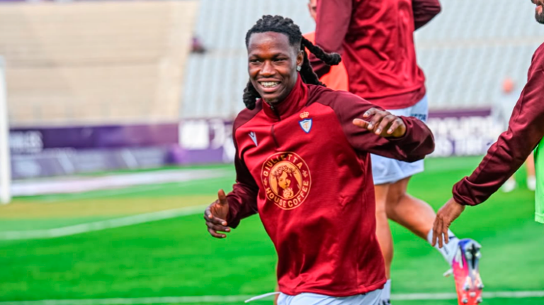<i>Moha Keita durante el calentamiento de la Jornada 8. / Miranda López / Real Jaén CF. </i>