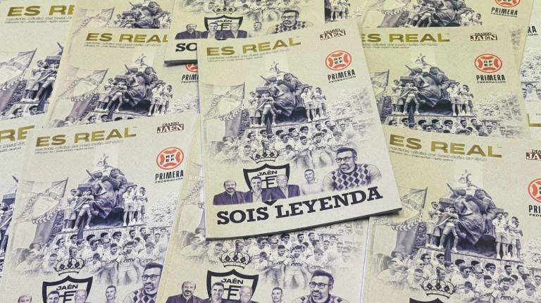 <i>Ejemplares de la revista del Real Jaén.</i>