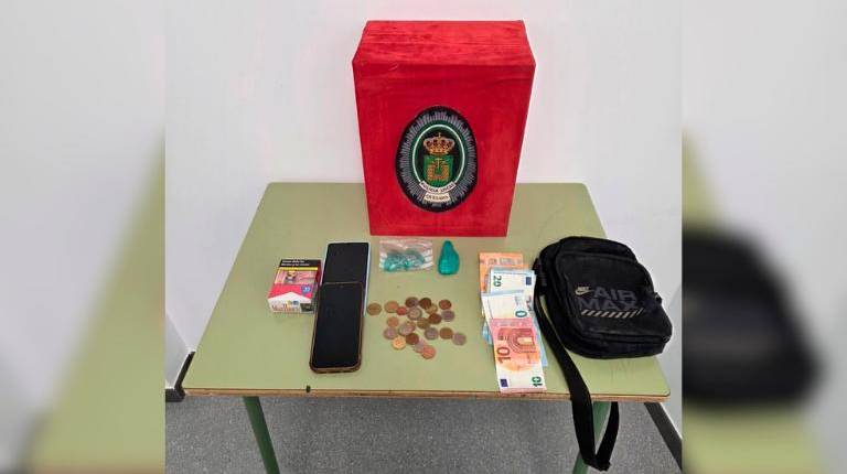 <i>Material incautado por la Policía Local de Quesada. / Policía Local de Quesada. </i>