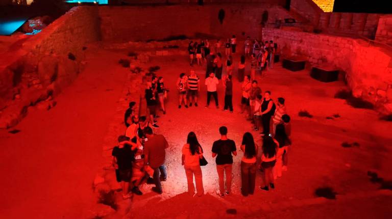 El “Cluedo” nocturno en el Castillo de Santa Catalina vuelve a ser todo un éxito de participación