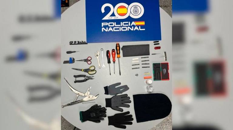 <i>Efectos sustraídos en robos en el barrio sevillano de Triana. / Policía Nacional.</i>