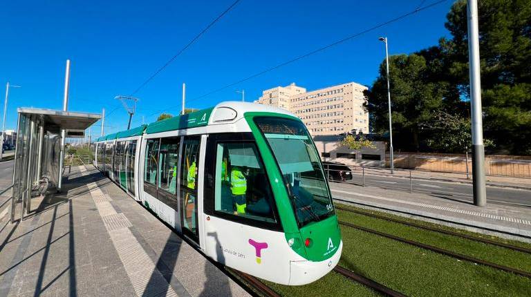 <i>Tranvía de Jaén. / Jason Moyano / Diario JAÉN.</i>
