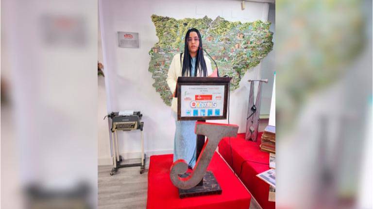 <i>La poeta Lietty Aylet Navarro durante su intervención ayer. / Agustín Muñoz / Diario JAÉN. </i>