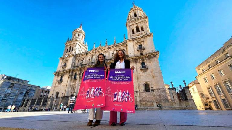 <i>La concejal de Deportes, Ana Núñez y la directora del grupo COPE en Jaén, Ángela Árgueda / Ayuntamiento de Jaén. </i>