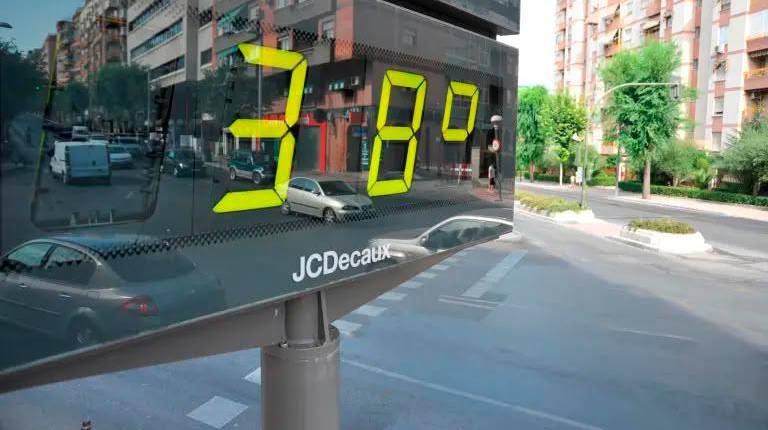 <i>Un termómetro de Jaén marca altas temperaturas en plena ola de calor. Archivo / Juan Carlos Fernández.</i>