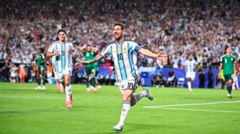 <i>Leo Messi celebra el segundo gol de Argentina durante el partido del Grupo J del Mundial 2026 ante Argelia, disputado en el Kansas City Stadium.</i>