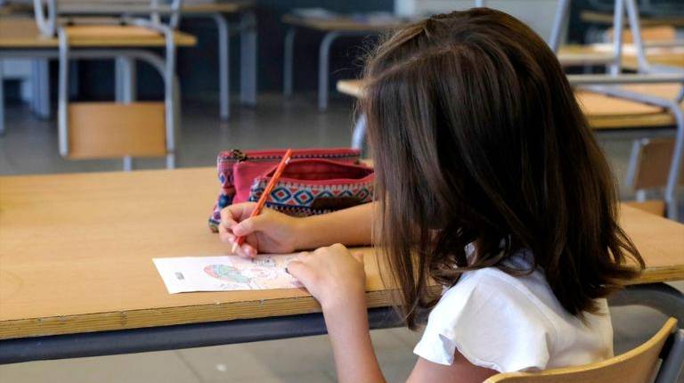 <i>Alumna en clase. / Europa Press. </i>
