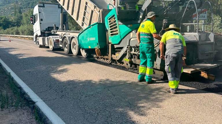 <i>Arreglo de firmes de carreteras. / Junta de Andalucía.</i>