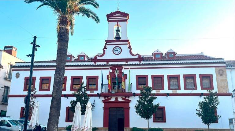 <i>Ayuntamiento de Lopera. / Ayuntamiento de Lopera.</i>