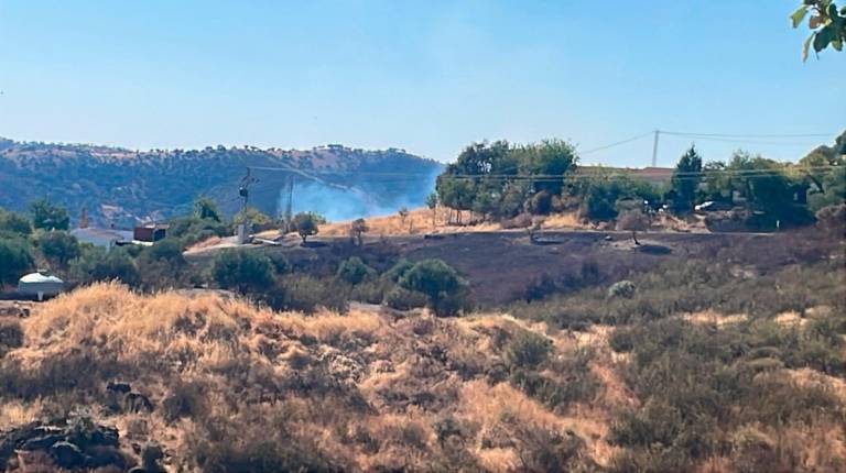 <i>Incendio en el paraje “Puente de los Curas”, en Baños de la Encina. / Infoca. </i>