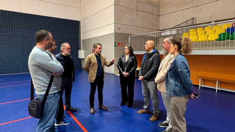 Julio Millán visita las obras junto a concejales y representantes de la AMPA. / Ayuntamiento de Jaén.