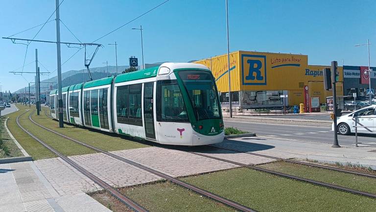 El tranvía sorprende por segundo día consecutivo con una nueva salida