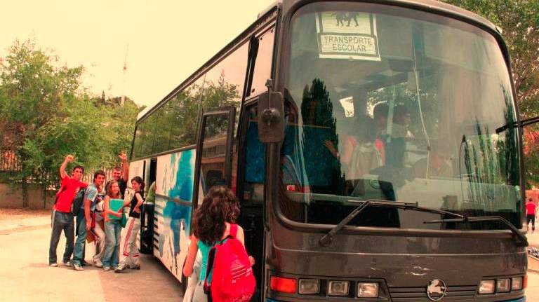El acuerdo para el transporte escolar en varias zonas de la provincia sigue en el aire