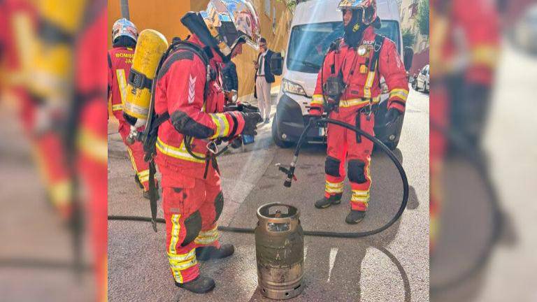 Sofocado un incendio en Jaén causado por una bombona de butano