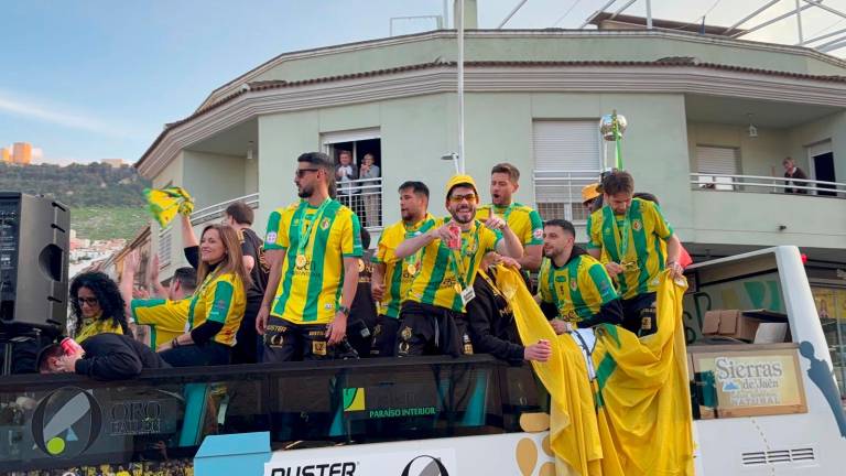 Jaén Paraíso Interior: Los campeones de la Copa de España se dan un baño de masas en la ciudad