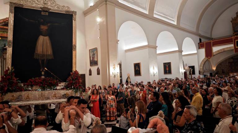 Un Cristo de fe de siempre que rememora su pasado en Cabra del Santo Cristo