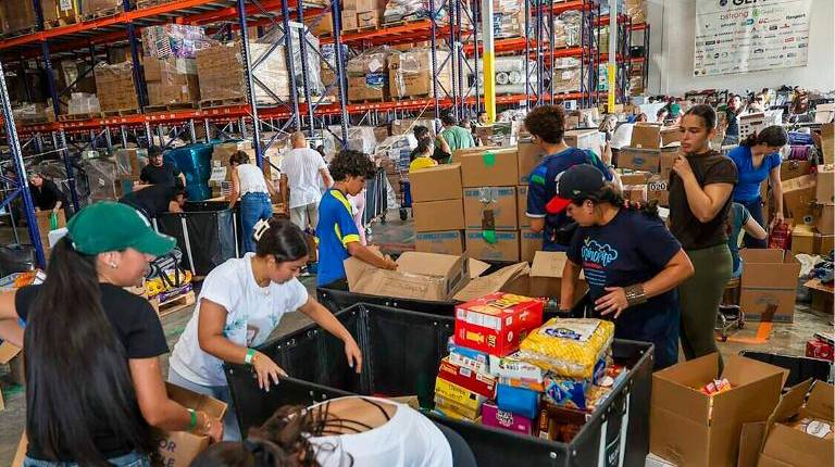 <i>Voluntarios en Colombia. / Europa Press. </i>
