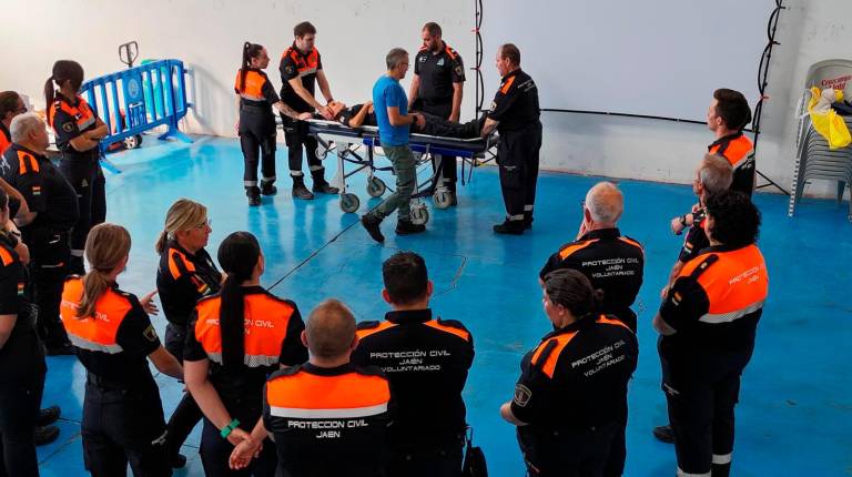 <i>Voluntarios de Protección Civil del Ayuntamiento de Jaén en la jornada de formación y convivencia: / Ayuntamiento de Jaén. </i>