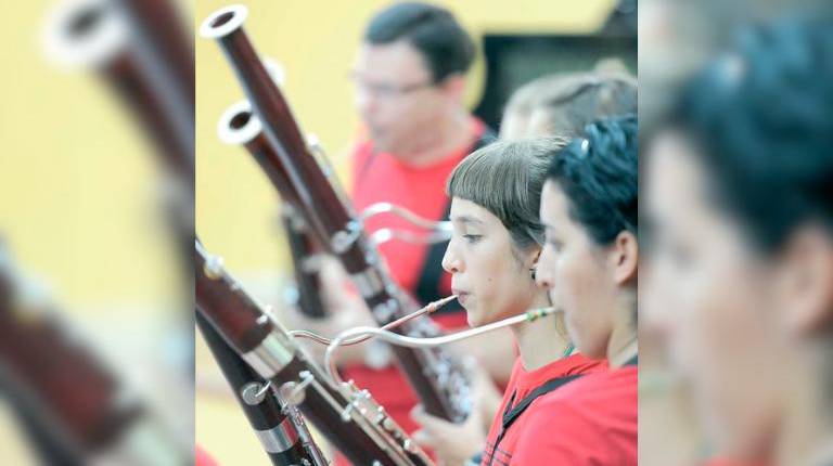 <i>Grupo de personas tocando el fagot. / Archivo histórico de Diario JAÉN. </i>