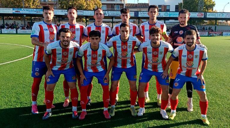 <i>Formación de la UDC Torredonjimeno contra el Arenas.</i>