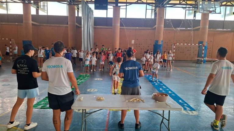 <i>Durante una actividad en las escuelas deportivas municipales. / Ayuntamiento de Jaén. </i>