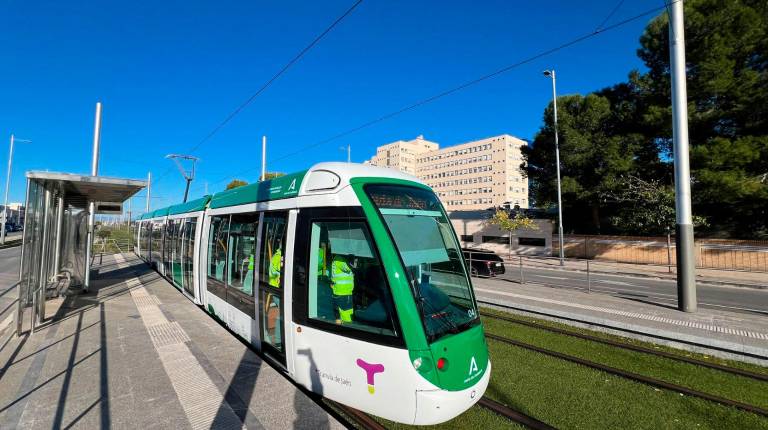 <i>Tranvía de Jaén. / Jason Moyano / Diario JAÉN. </i>