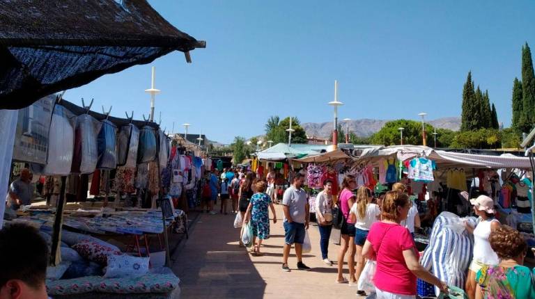<i>Mercadillo de los jueves de Jaén. Archivo. / Ayuntamiento de Jaén.</i>