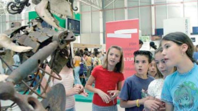 <i>Los jóvenes disfrutan de las actividades. / Archivo Histórico de Diario JAÉN.</i>