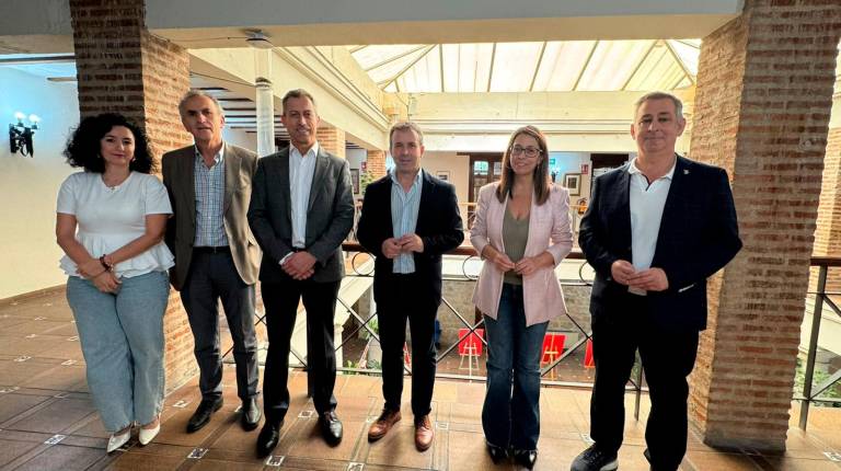 <i>Reunión para conocer el plan de inversiones de Endesa. / Ayuntamiento de Jaén.</i>