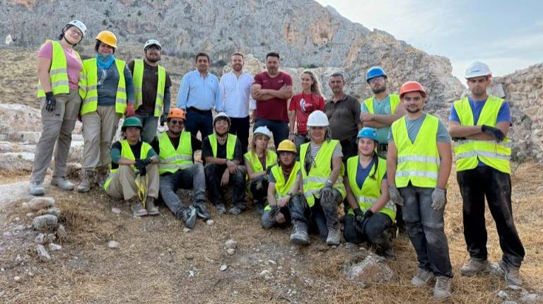 <i>Visita a las excavaciones Castillo de Bedmar. / Diputación de Jaén. </i>