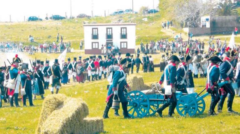 <i>Recreación del enfrentamiento bélico entre españoles y francesa en la Batalla de Bailén. / Archivo histórico Diario JAÉN. </i>