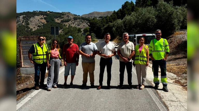 <i>Visita a las obras que está ejecutando la Diputación para mejorar la carretera JA-3107. / Diputación de Jaén. </i>