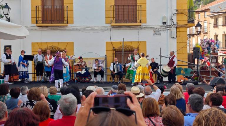 <i>Actuación de Chirichipe. / Fotografías: Diario JAÉN.</i>