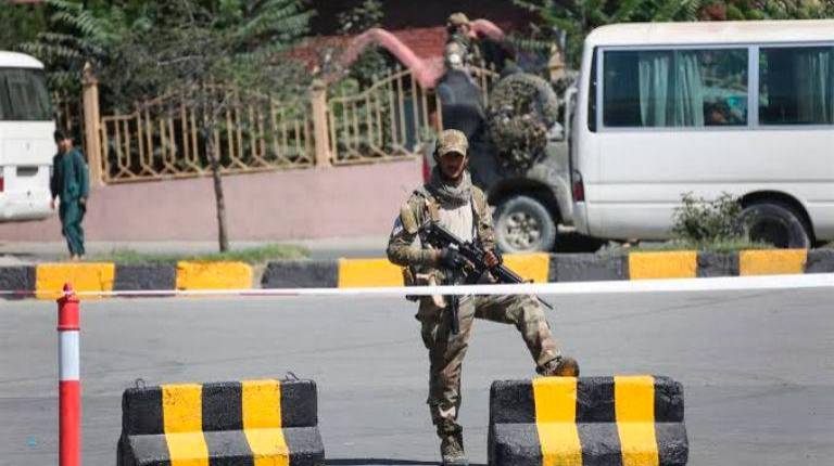 <i> Un talibán apostado en un puesto de control de Kabul. Archivo.</i>