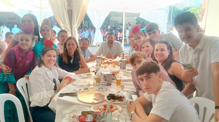 Fotogalería: El primer lunes de San Lucas llena de ambiente el ferial
