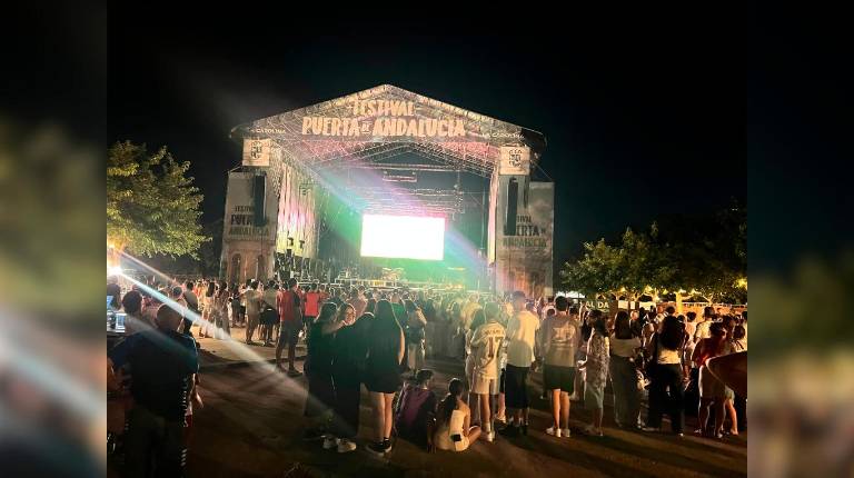 <i>Escenario festival “Puerta de Andalucía”. </i>