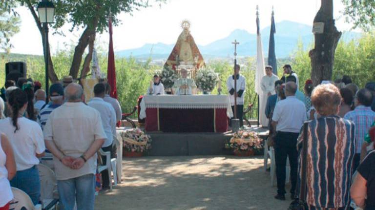 <i>Solemne eucaristía de la Virgen de Consolación. / Pablo Espinosa Luna / Diario JAÉN. </i>