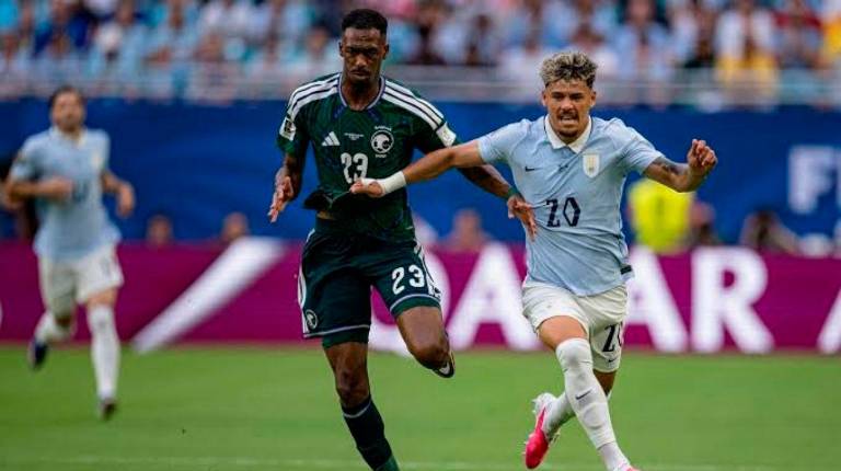 <i>Maxi Araújo en el Arabia Saudí-Uruguay del Mundial.</i>