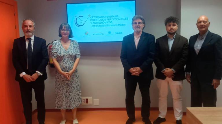 <i>José Luis Sánchez, María del Carmen Muñoz, Alberto del Real, José Jiménez y Juan Manuel de Faramiñán. / F. Gaitán / Diario JAÉN.</i>