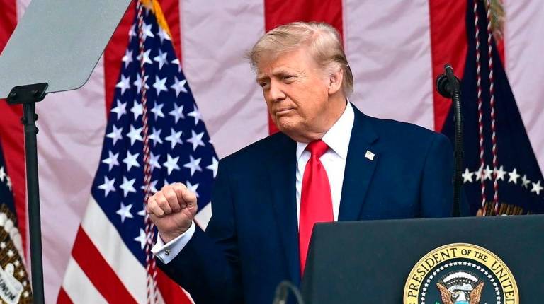 <i>Cartel de las conversaciones de Islamabad entre Estados Unidos e Irán. Archivo. / Europa Press.</i>