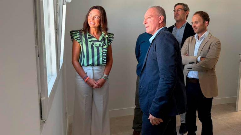 <i>Visita a las obras de las viviendas. / Junta de Andalucía. </i>