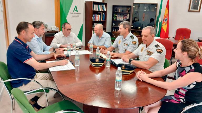 <i>Reunión para abordar la inspección de viviendas turísticas en Cazorla. / Junta de Andalucía. </i>