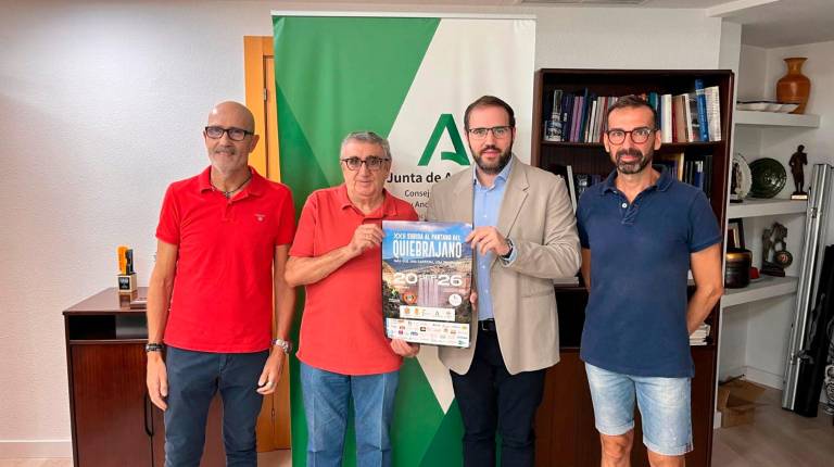 <i>Durante la presentación del cartel de la XXII Subida al Quiebrajano, que organiza el club deportivo “Quiebrajano”. / Junta de Andalucía. </i>