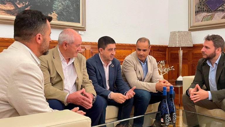 Reyes subraya el liderazgo jiennense en el sector oleícola con el reciente reconocimiento a Picualia