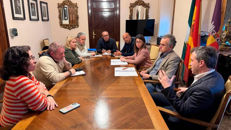 Foto de archivo de una reunión con la plataforma Stop Biogás. / Ayuntamiento de Jaén.