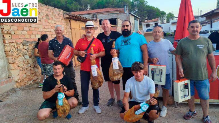Una fuerte unión vecinal para mantener con vida la tradición en La Alberquilla
